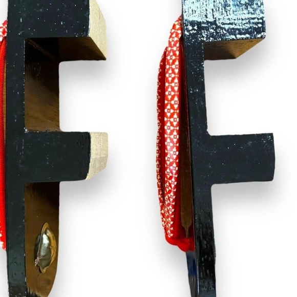 Black and red Japanese women's Kona get sandals 9.5" x 3.5" - Picture 8 of 8